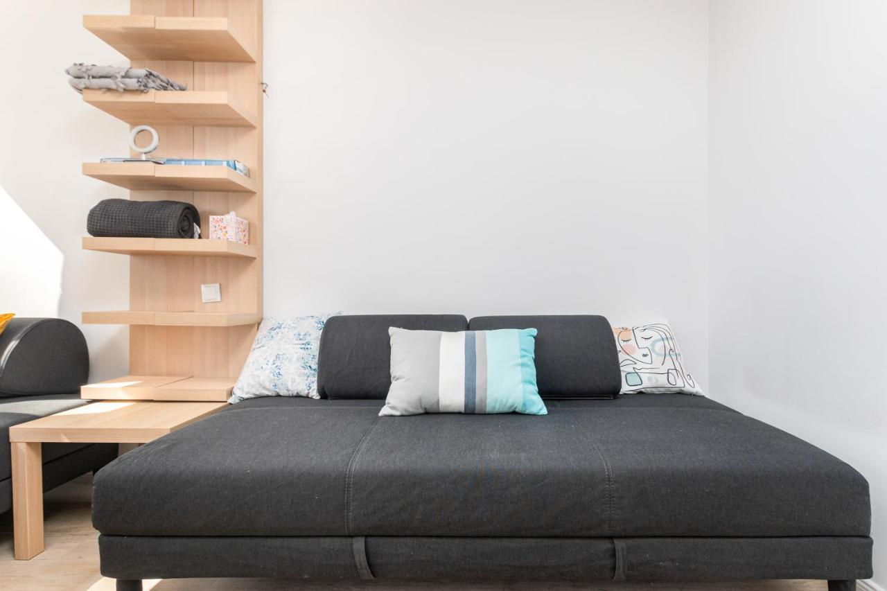 Emilii Plater 47 By Homeprime Warsaw Exterior photo
