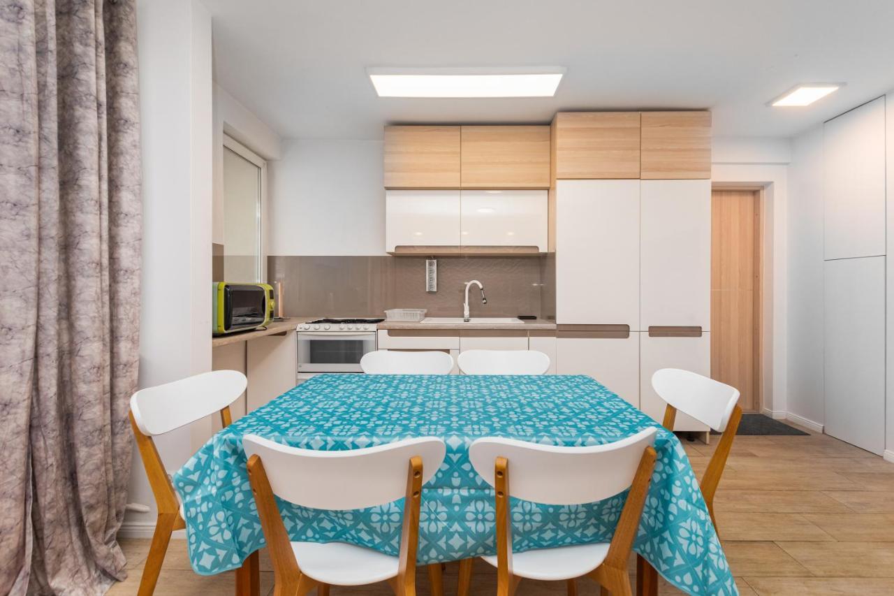 Emilii Plater 47 By Homeprime Warsaw Exterior photo