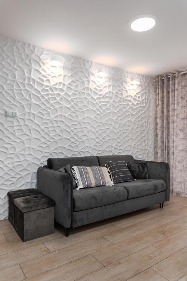 Emilii Plater 47 By Homeprime Warsaw Exterior photo